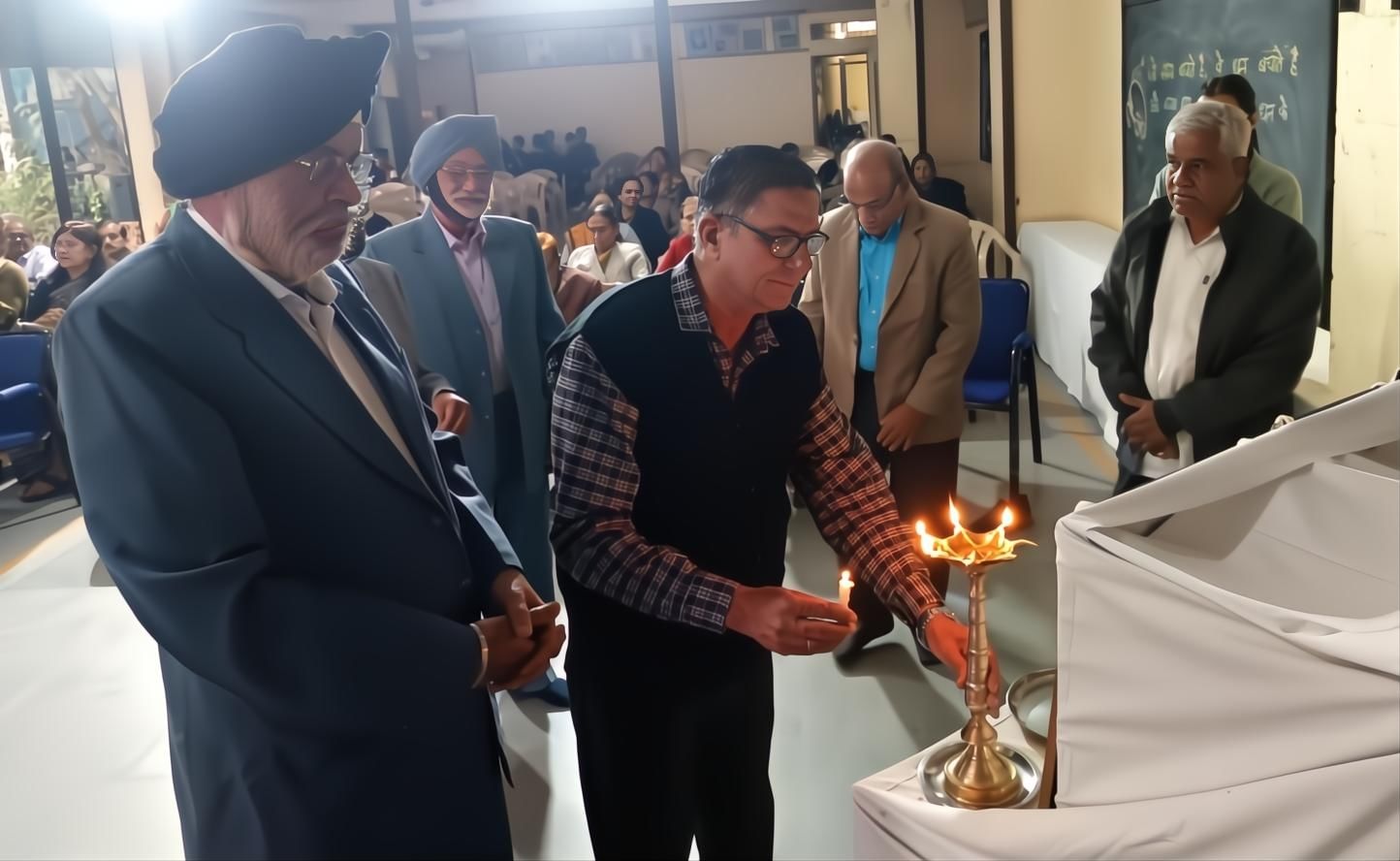 साहित्यकार एवं उद्योगपति रणजीत सिंह अरोरा