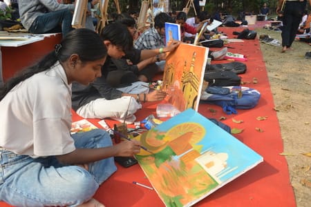 छात्रों ने कैनवास पर उकेरीं प्राकृतिक व सांस्कृतिक धरोहरें छात्रों ने कैनवास पर उकेरीं प्राकृतिक व सांस्कृतिक धरोहरें