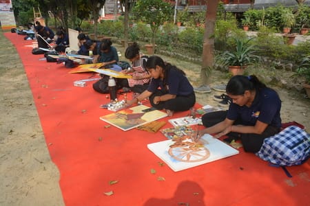 छात्रों ने कैनवास पर उकेरीं प्राकृतिक व सांस्कृतिक धरोहरें छात्रों ने कैनवास पर उकेरीं प्राकृतिक व सांस्कृतिक धरोहरें