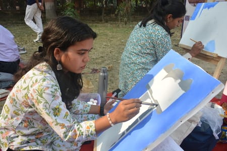छात्रों ने कैनवास पर उकेरीं प्राकृतिक व सांस्कृतिक धरोहरें छात्रों ने कैनवास पर उकेरीं प्राकृतिक व सांस्कृतिक धरोहरें