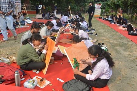 छात्रों ने कैनवास पर उकेरीं प्राकृतिक व सांस्कृतिक धरोहरें छात्रों ने कैनवास पर उकेरीं प्राकृतिक व सांस्कृतिक धरोहरें