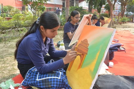 छात्रों ने कैनवास पर उकेरीं प्राकृतिक व सांस्कृतिक धरोहरें छात्रों ने कैनवास पर उकेरीं प्राकृतिक व सांस्कृतिक धरोहरें
