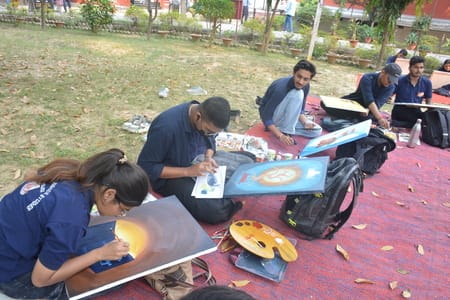 छात्रों ने कैनवास पर उकेरीं प्राकृतिक व सांस्कृतिक धरोहरें छात्रों ने कैनवास पर उकेरीं प्राकृतिक व सांस्कृतिक धरोहरें