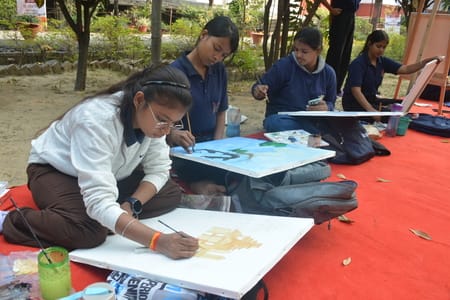 छात्रों ने कैनवास पर उकेरीं प्राकृतिक व सांस्कृतिक धरोहरें छात्रों ने कैनवास पर उकेरीं प्राकृतिक व सांस्कृतिक धरोहरें