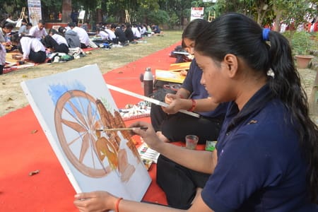 छात्रों ने कैनवास पर उकेरीं प्राकृतिक व सांस्कृतिक धरोहरें छात्रों ने कैनवास पर उकेरीं प्राकृतिक व सांस्कृतिक धरोहरें
