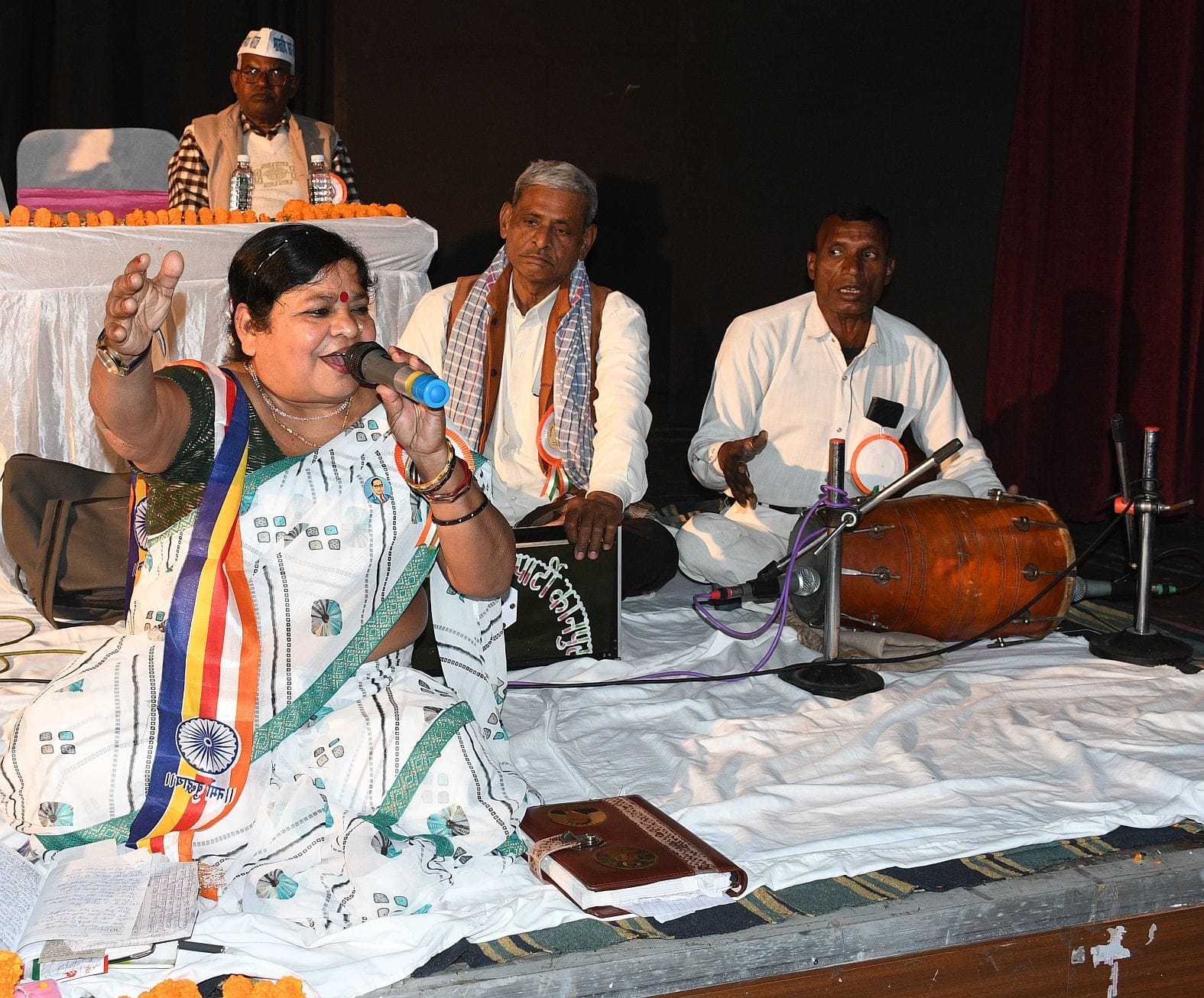 गोमतीनगर सि्थत अंतरराष्ट्रीय बौद्ध शोध संस्थान में शनिवार को वीरांगना झलकारी बाई जयंती और वैवाह गोमतीनगर सि्थत अंतरराष्ट्रीय बौद्ध शोध संस्थान में शनिवार को वीरांगना झलकारी बाई जयंती और वैवाह