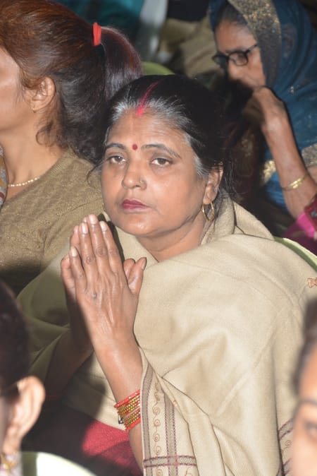 राजाजीपुरम सि्थत बाबा की बगिया में चल रही श्रीमद्भागवत कथा के सातवें यानी आखिरी दिन शनिवार को भ