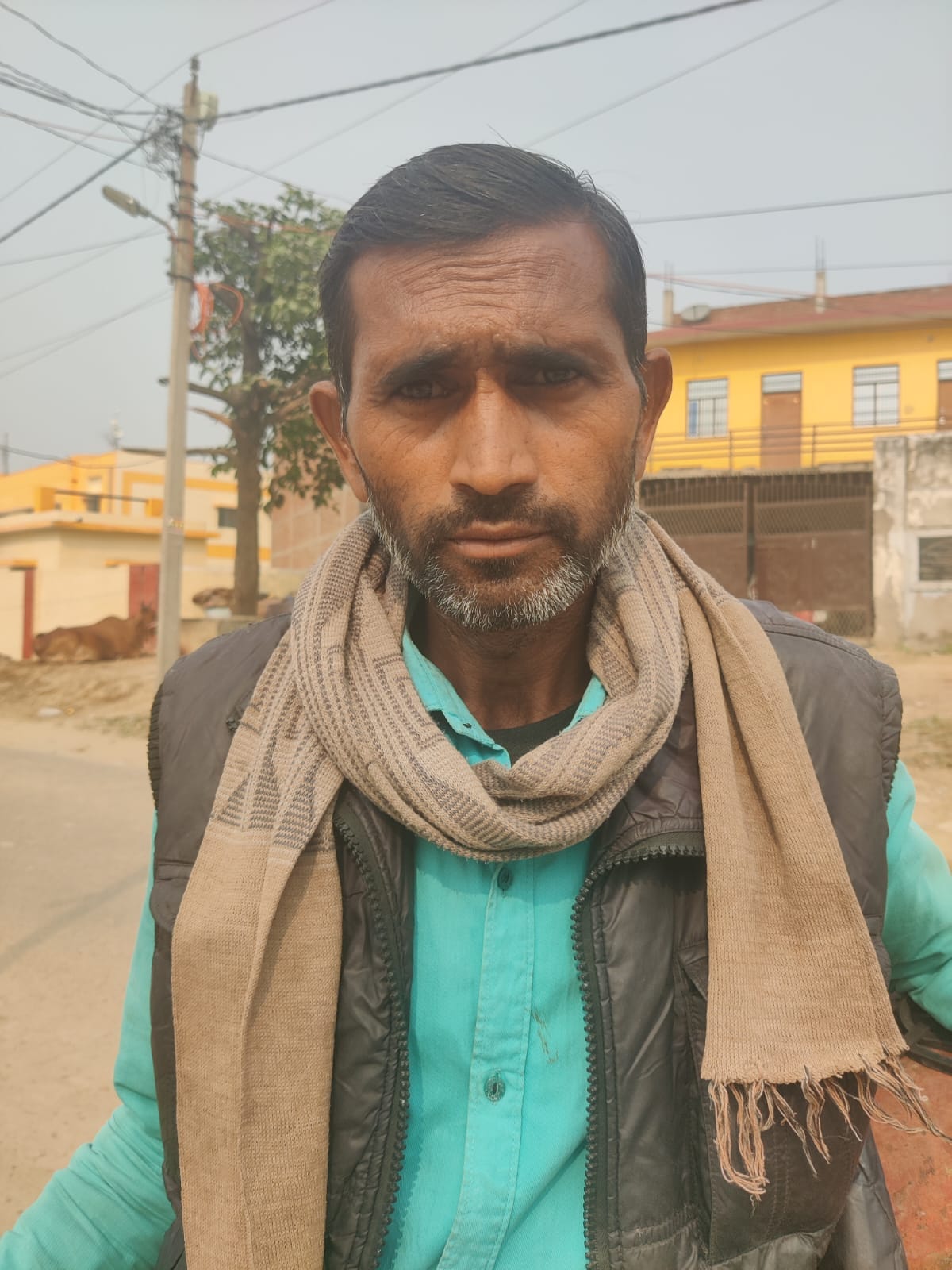 सिलेंडर न होने से बंद पड़ा गैस वितरण केंद्र। संवाद