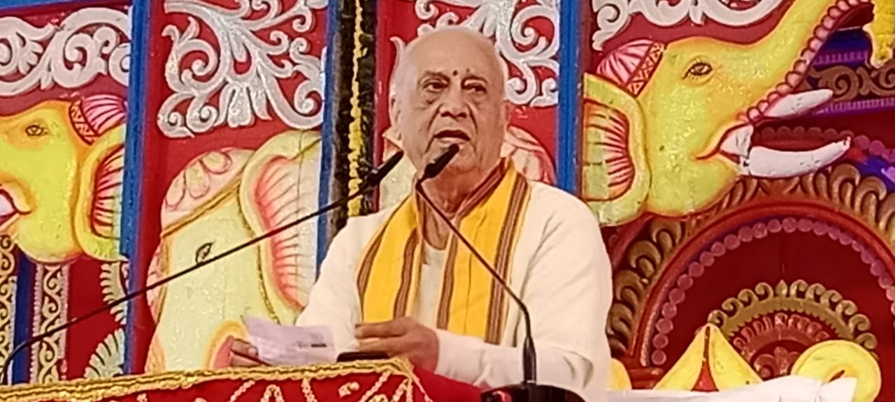 शहर में श्रीराम कथा से पहले कलश यात्रा में शामिल कौशल विकास राज्यमंत्री कपिल देव अग्रवाल, संयोज