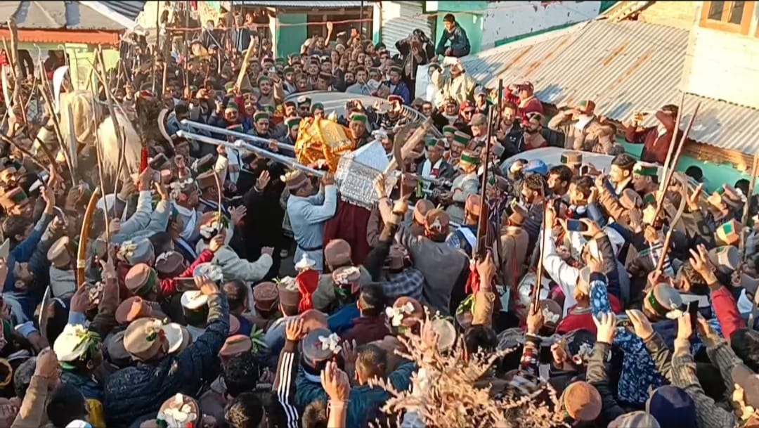 थली मे देवता गुडारू के मंदिर की प्राण प्रतिष्ठा कार्यक्रम आरंभ थली मे देवता गुडारू के मंदिर की प्राण प्रतिष्ठा कार्यक्रम आरंभ
