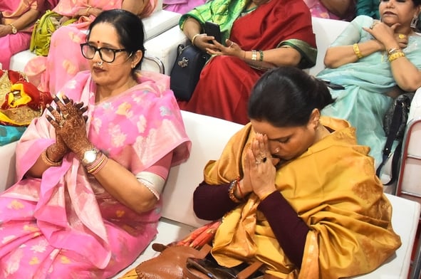 श्री श्याम मंदिर में श्रीमद्भागवत कथा के दूसरे दिन रविवार को कथावाचक किरीट भाई ने भक्ति का महत् श्री श्याम मंदिर में श्रीमद्भागवत कथा के दूसरे दिन रविवार को कथावाचक किरीट भाई ने भक्ति का महत्