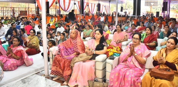 श्री श्याम मंदिर में श्रीमद्भागवत कथा के दूसरे दिन रविवार को कथावाचक किरीट भाई ने भक्ति का महत् श्री श्याम मंदिर में श्रीमद्भागवत कथा के दूसरे दिन रविवार को कथावाचक किरीट भाई ने भक्ति का महत्