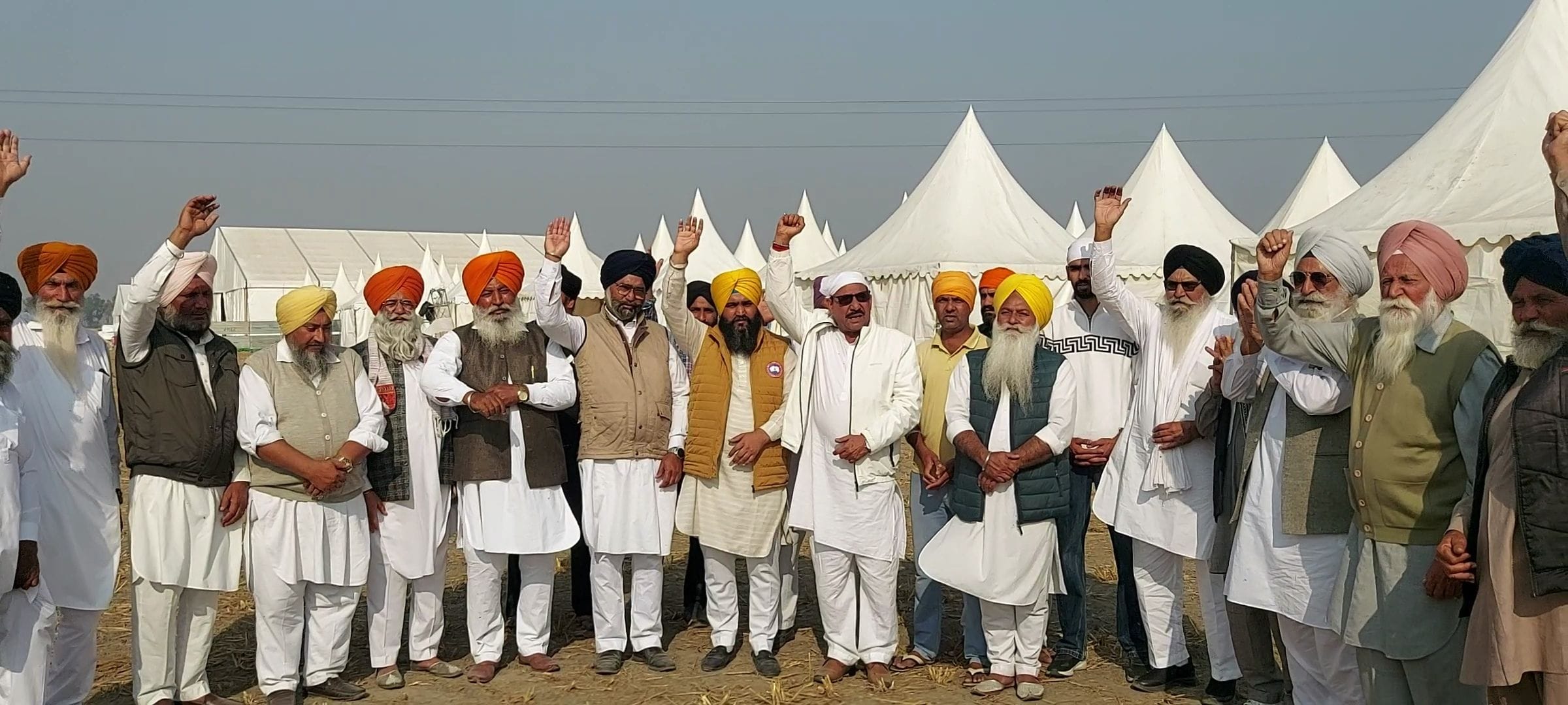 25जेएनडी21 : धमतान साहिब में 20 एकड़ में बनाया गया टेंट सिटी। संवाद। 25जेएनडी21 : धमतान साहिब में 20 एकड़ में बनाया गया टेंट सिटी। संवाद।