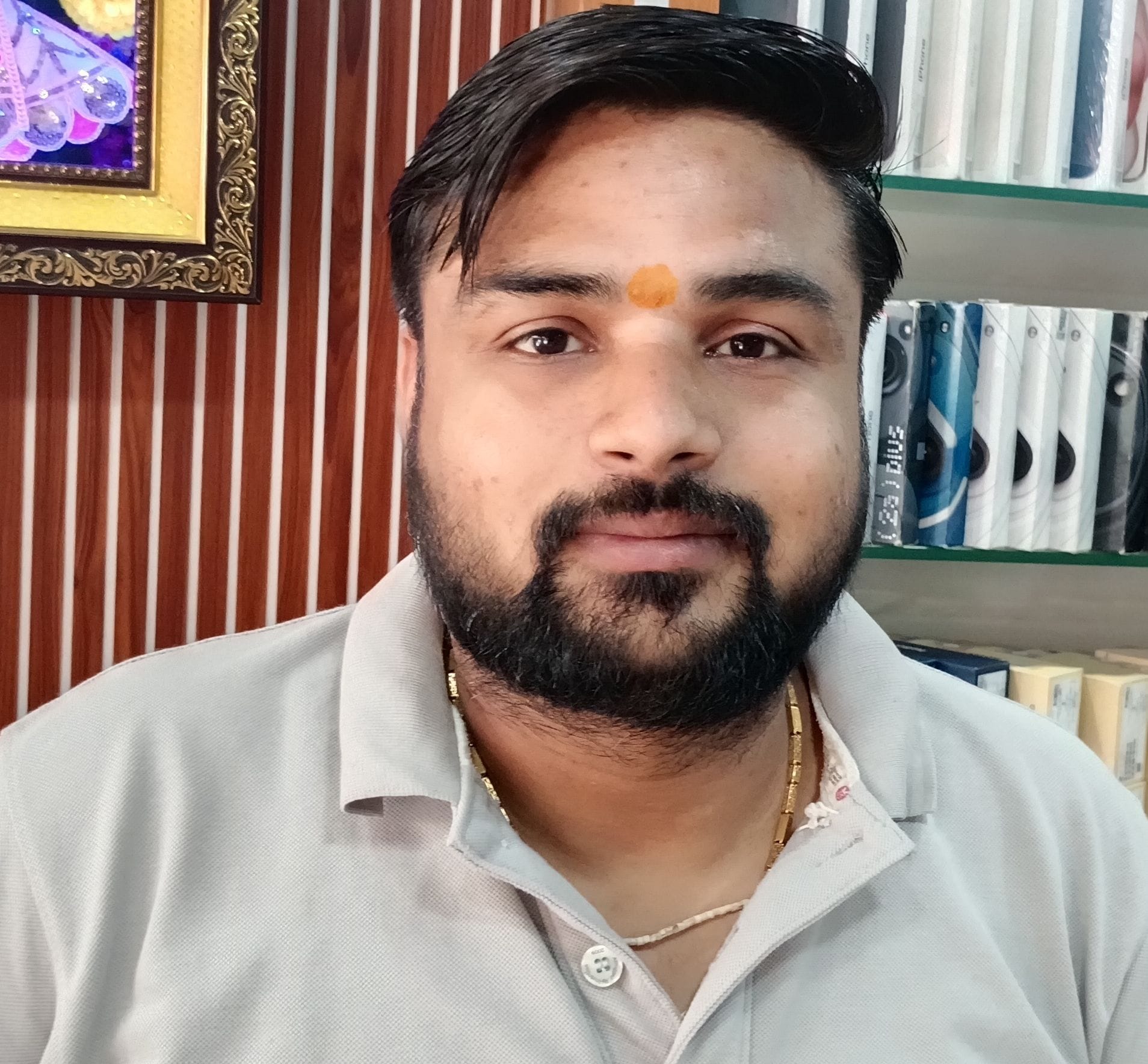 फोटो संख्या:75- शॉपिंग कॉम्प्लेक्स महेंद्रगढ़ में दुकान में रखे मोबाइल--संवाद फोटो संख्या:75- शॉपिंग कॉम्प्लेक्स महेंद्रगढ़ में दुकान में रखे मोबाइल--संवाद
