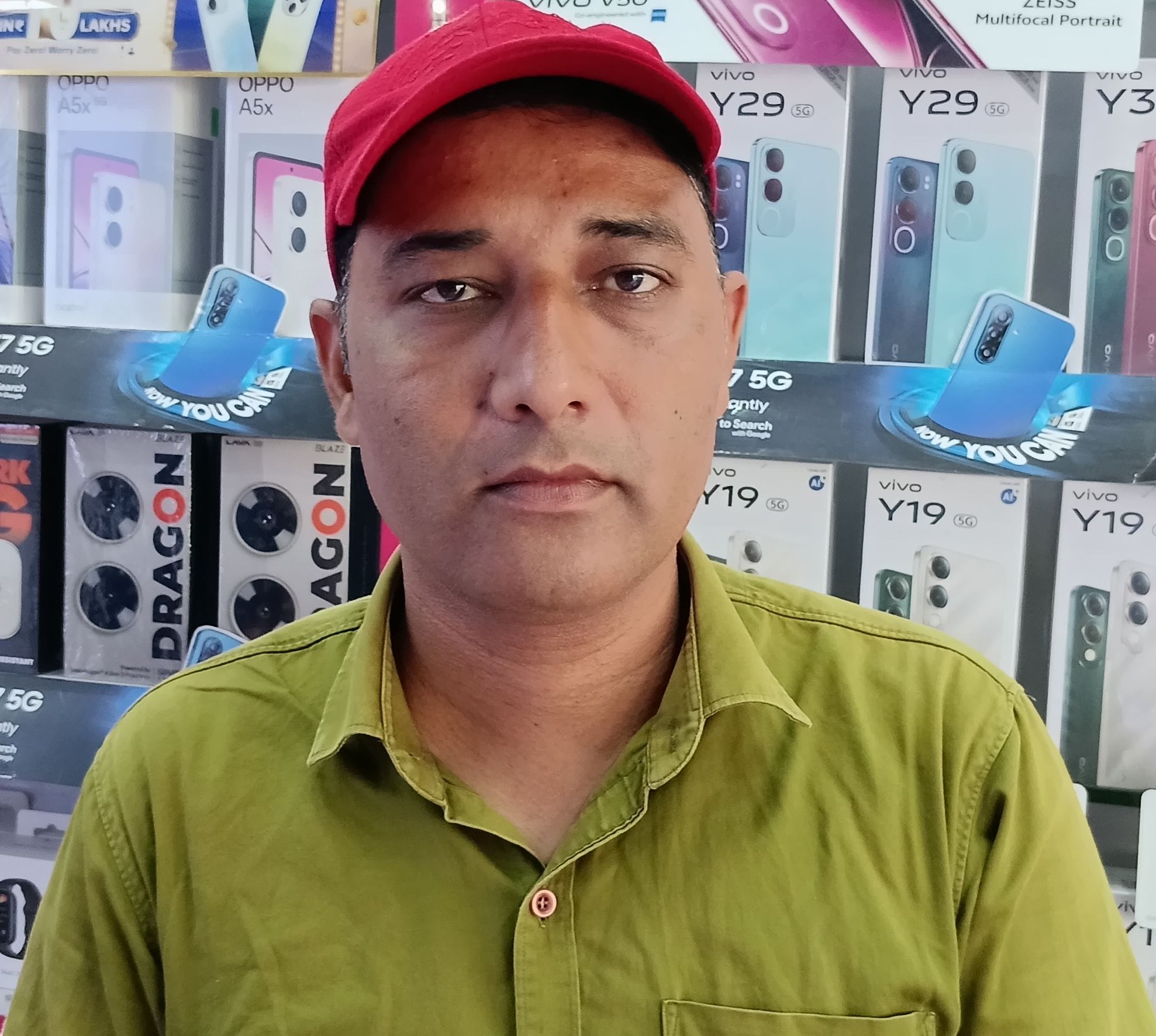 फोटो संख्या:75- शॉपिंग कॉम्प्लेक्स महेंद्रगढ़ में दुकान में रखे मोबाइल--संवाद फोटो संख्या:75- शॉपिंग कॉम्प्लेक्स महेंद्रगढ़ में दुकान में रखे मोबाइल--संवाद