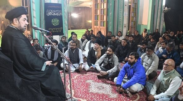 खिताब करते सैयद कल्बे जवाद नकवी। -अमर उजाला