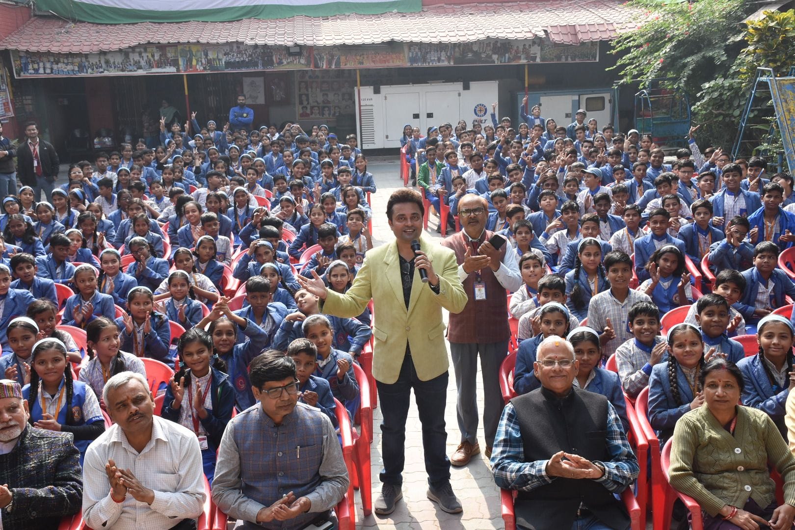 मासिक शृंखला दादी–नानी की कहानी का 75वां आयोजन सोमवार को पल्टन छावनी स्थित बाल निकुंज स्कूल में