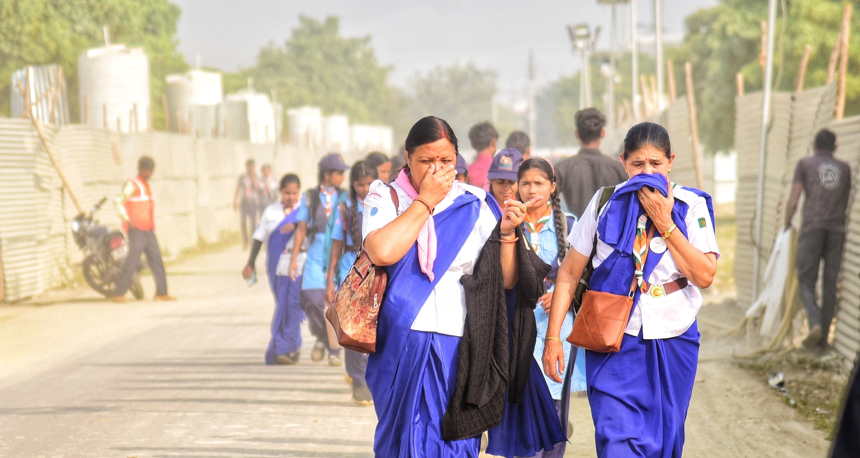 राज्यपाल ने स्काउट गाइड का ध्वजारोहण कर जंबूरी का औपचारिक उद्घाटन किया। राज्यपाल ने स्काउट गाइड का ध्वजारोहण कर जंबूरी का औपचारिक उद्घाटन किया।