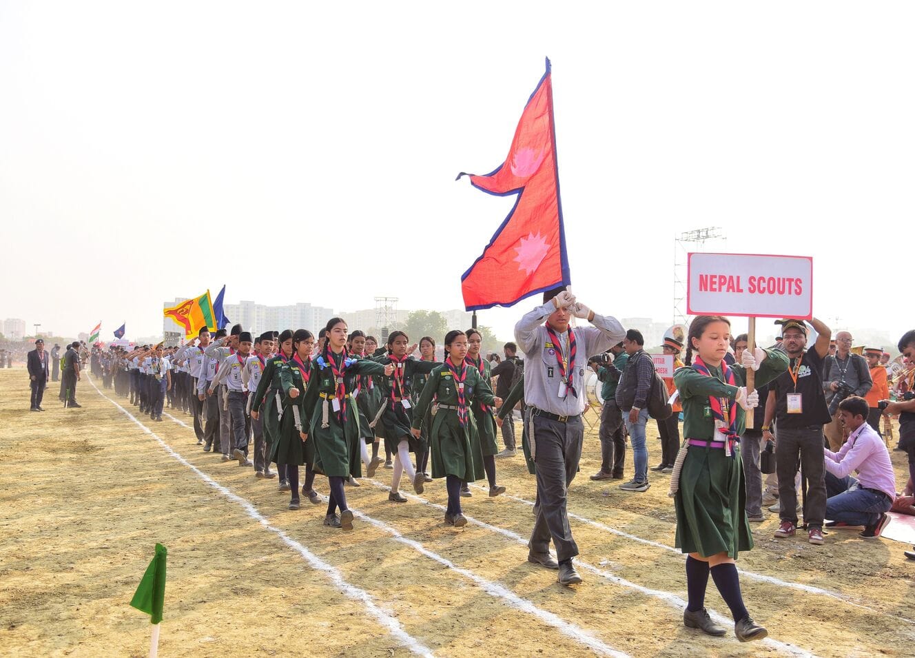 राज्यपाल ने स्काउट गाइड का ध्वजारोहण कर जंबूरी का औपचारिक उद्घाटन किया। राज्यपाल ने स्काउट गाइड का ध्वजारोहण कर जंबूरी का औपचारिक उद्घाटन किया।