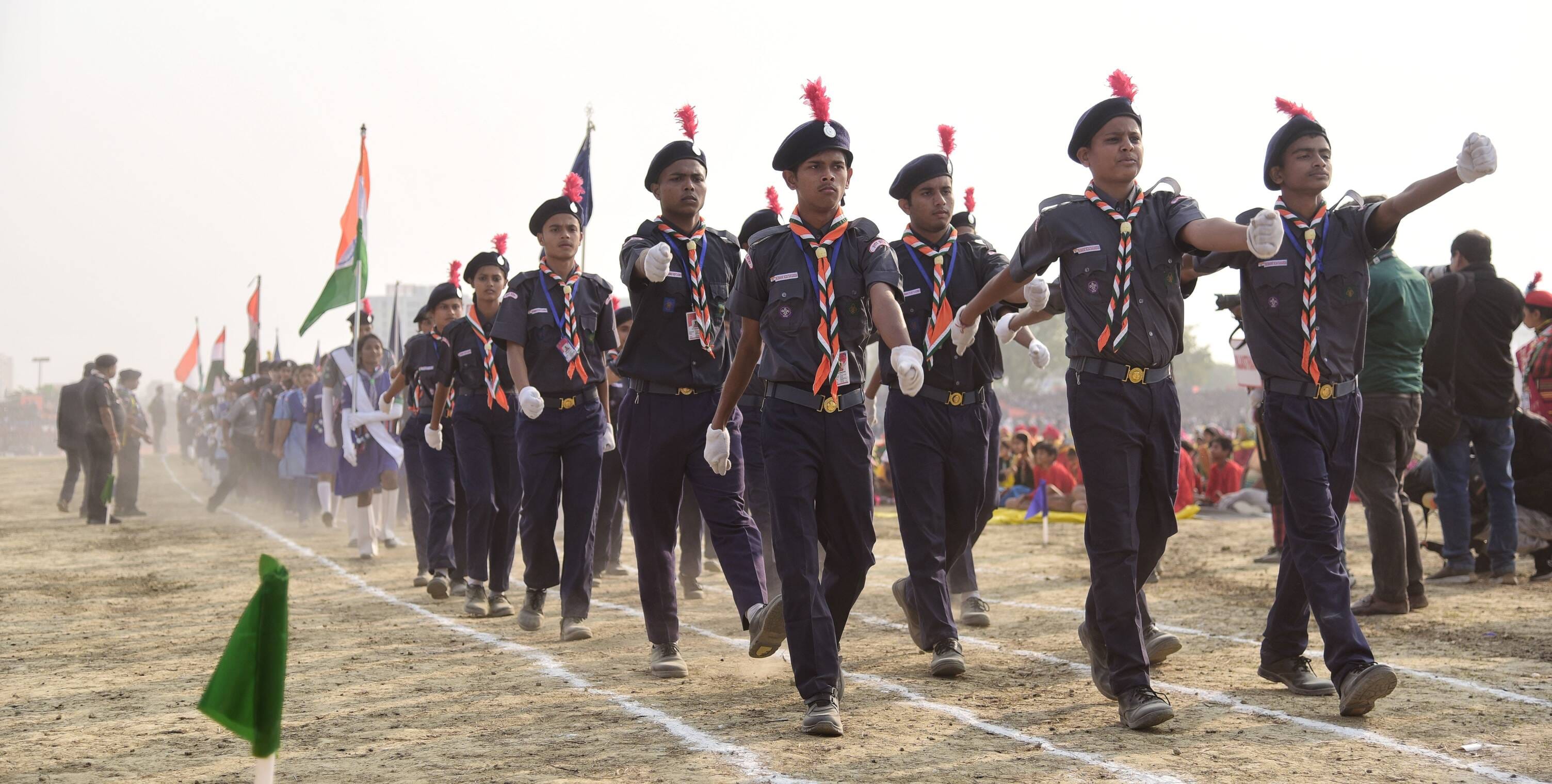 राज्यपाल ने स्काउट गाइड का ध्वजारोहण कर जंबूरी का औपचारिक उद्घाटन किया। राज्यपाल ने स्काउट गाइड का ध्वजारोहण कर जंबूरी का औपचारिक उद्घाटन किया।