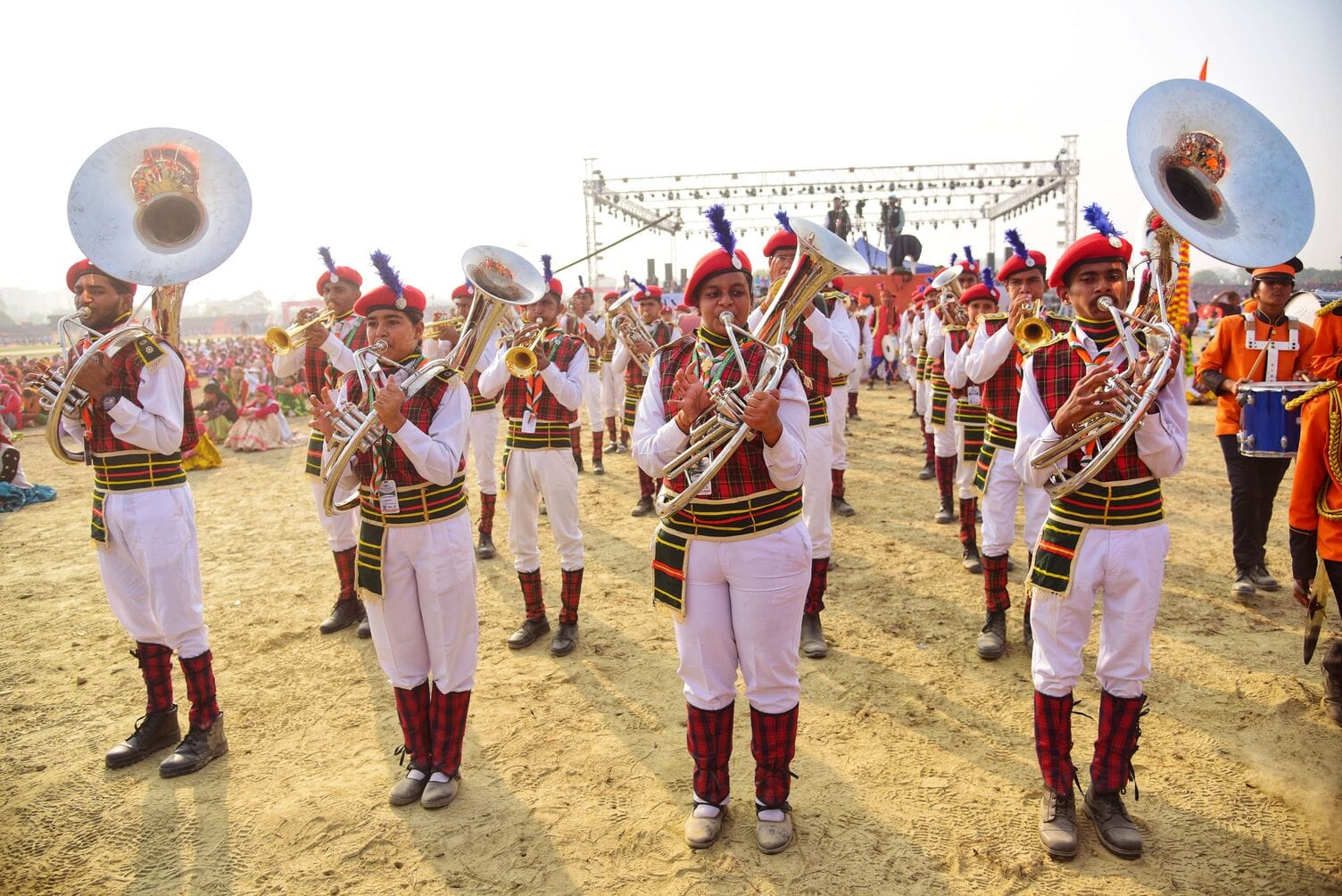 राज्यपाल ने स्काउट गाइड का ध्वजारोहण कर जंबूरी का औपचारिक उद्घाटन किया। राज्यपाल ने स्काउट गाइड का ध्वजारोहण कर जंबूरी का औपचारिक उद्घाटन किया।