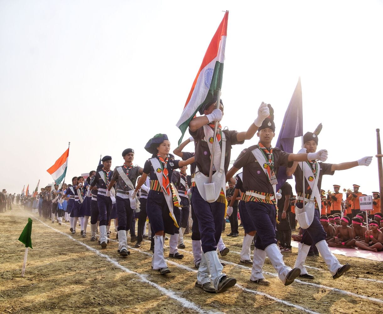 राज्यपाल ने स्काउट गाइड का ध्वजारोहण कर जंबूरी का औपचारिक उद्घाटन किया। राज्यपाल ने स्काउट गाइड का ध्वजारोहण कर जंबूरी का औपचारिक उद्घाटन किया।