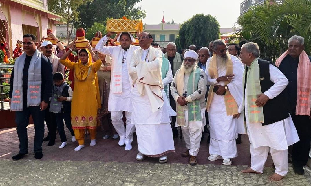 कुरुक्षेत्र। श्री जयराम विद्यापीठ में भागवत कथा के शुभारंभ से पूर्व परमाध्यक्ष ब्रह्मस्वरुप ब्र