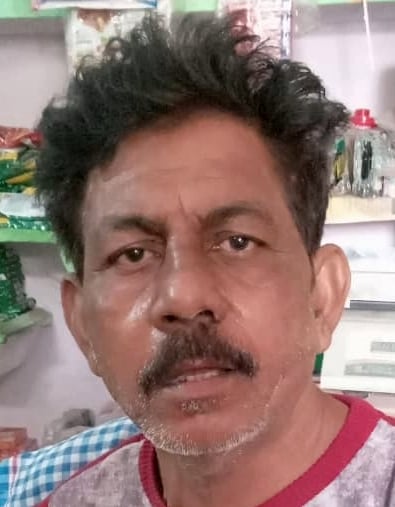 मोहल्ला करबला में सड़क किनारे खड़ा टैंकर। संवाद