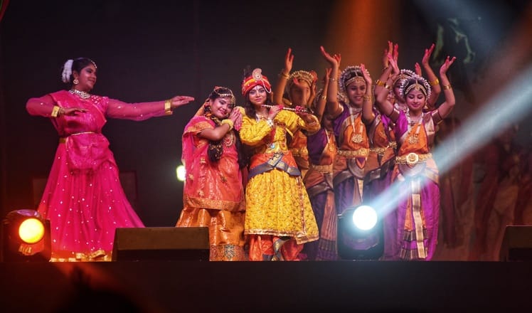 राष्ट्रीय जंबूरी में मंगलवार रात सांस्कृतिक आयोजन हुए। ड्रोन शो आकर्षण का केंद्र रहा। राष्ट्रीय जंबूरी में मंगलवार रात सांस्कृतिक आयोजन हुए। ड्रोन शो आकर्षण का केंद्र रहा।