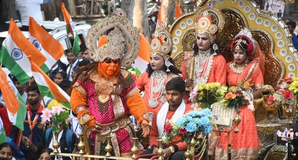 सरदार वल्लभ भाई पटेल की 150वीं जयंती पर मंगलवार को अलीगंज से एकता यात्रा निकाली गई। इसमें सैकड़