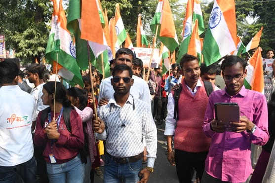 सरदार वल्लभ भाई पटेल की 150वीं जयंती पर मंगलवार को अलीगंज से एकता यात्रा निकाली गई। इसमें सैकड़