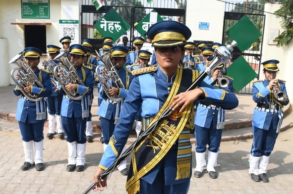 सरदार वल्लभ भाई पटेल की 150वीं जयंती पर मंगलवार को अलीगंज से एकता यात्रा निकाली गई। इसमें सैकड़