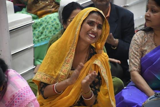 श्री खाटू श्याम मंदिर में श्रीमद्भागवत कथा के चौथे दिन कथावाचक किरीट भाई ने भक्त प्रहलाद की कथा