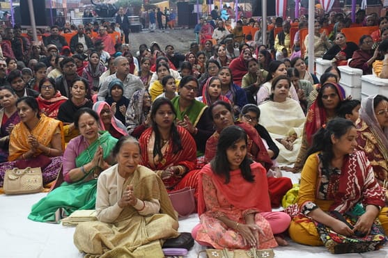 श्री खाटू श्याम मंदिर में श्रीमद्भागवत कथा के चौथे दिन कथावाचक किरीट भाई ने भक्त प्रहलाद की कथा