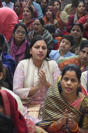 श्री खाटू श्याम मंदिर में श्रीमद्भागवत कथा के चौथे दिन कथावाचक किरीट भाई ने भक्त प्रहलाद की कथा