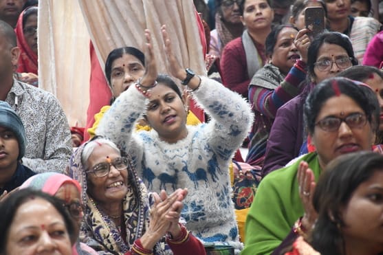 श्री खाटू श्याम मंदिर में श्रीमद्भागवत कथा के चौथे दिन कथावाचक किरीट भाई ने भक्त प्रहलाद की कथा