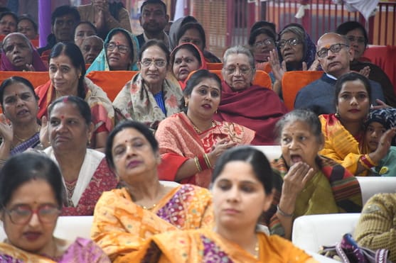 श्री खाटू श्याम मंदिर में श्रीमद्भागवत कथा के चौथे दिन कथावाचक किरीट भाई ने भक्त प्रहलाद की कथा