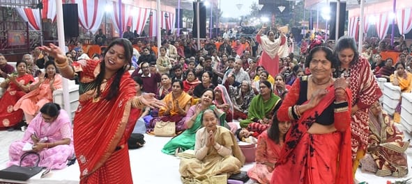 श्री खाटू श्याम मंदिर में श्रीमद्भागवत कथा के चौथे दिन कथावाचक किरीट भाई ने भक्त प्रहलाद की कथा