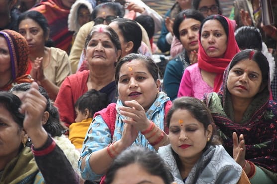 श्री खाटू श्याम मंदिर में श्रीमद्भागवत कथा के चौथे दिन कथावाचक किरीट भाई ने भक्त प्रहलाद की कथा