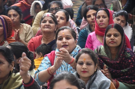 श्री खाटू श्याम मंदिर में श्रीमद्भागवत कथा के चौथे दिन कथावाचक किरीट भाई ने भक्त प्रहलाद की कथा