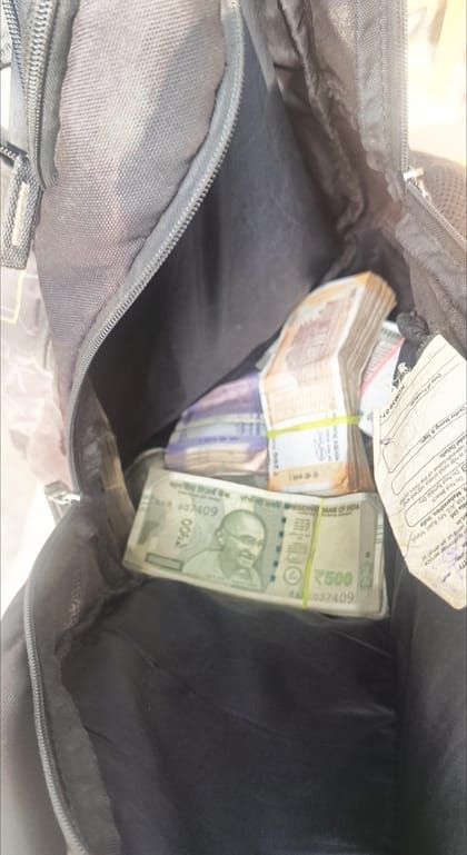 फोटो-34- मुठभेड़ में पकड़ा गया शातिर सुनील केशवानी की पुरानी फोटो। सोशल मीडिया फोटो-34- मुठभेड़ में पकड़ा गया शातिर सुनील केशवानी की पुरानी फोटो। सोशल मीडिया
