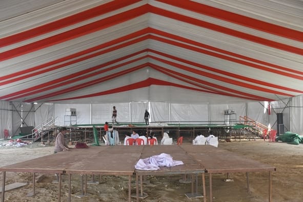 कार्यक्रम की जानकारी देतीं बीके राधा दीदी व डॉ. मत्युंजय।