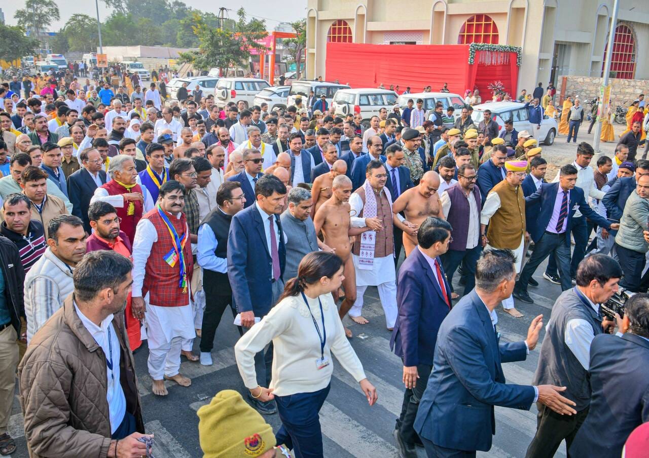 मुख्यमंत्री भजनलाल शर्मा ने सांगानेर में आचार्य सुंदर सागर महाराज की दिव्य देशना में भाग लिया। मुख्यमंत्री भजनलाल शर्मा ने सांगानेर में आचार्य सुंदर सागर महाराज की दिव्य देशना में भाग लिया।