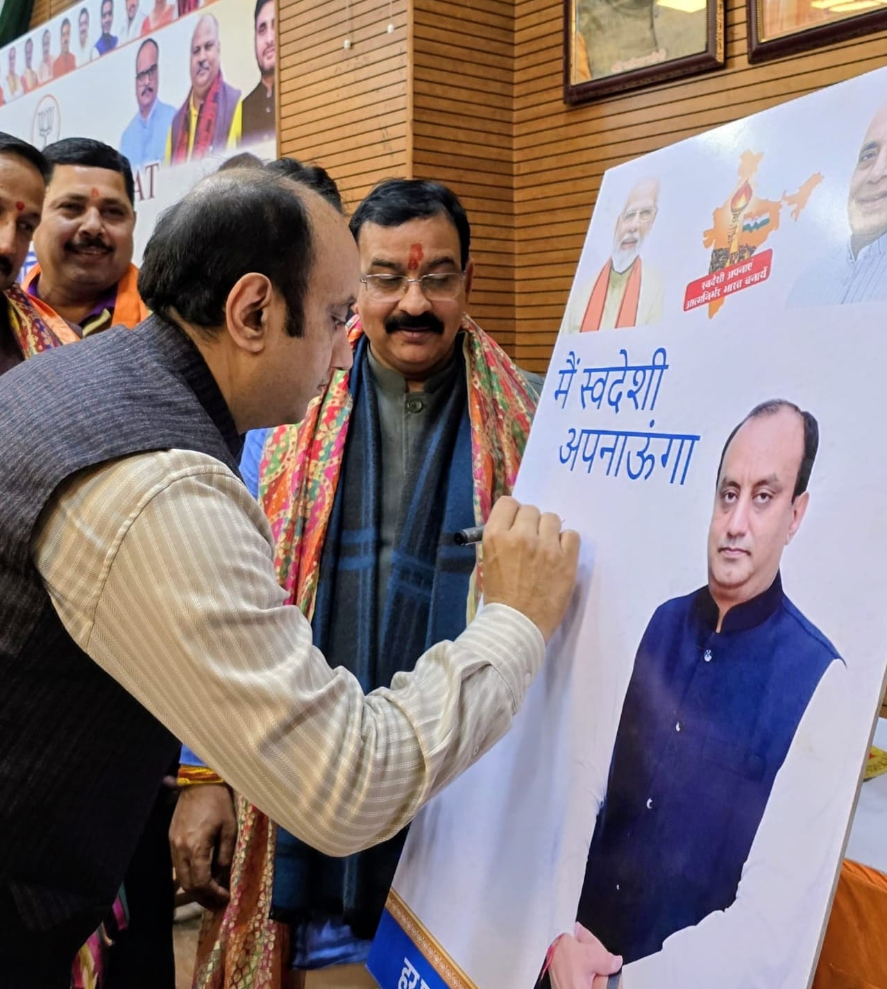 राज्यसभा सांसद व भाजपा के राष्ट्रीय प्रवक्ता सुधांशु त्रिवेदी आत्मनिर्भर भारत संकल्प अभियान के 