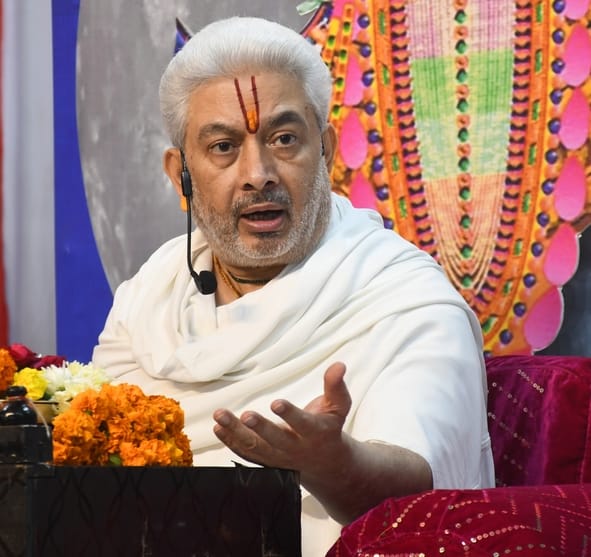 श्रीमद् भागवत कथा के पांचवें दिन बुधवार को कथावाचक किरीट भाई ने भगवान श्रीकृष्ण की बाल लीलाओं क