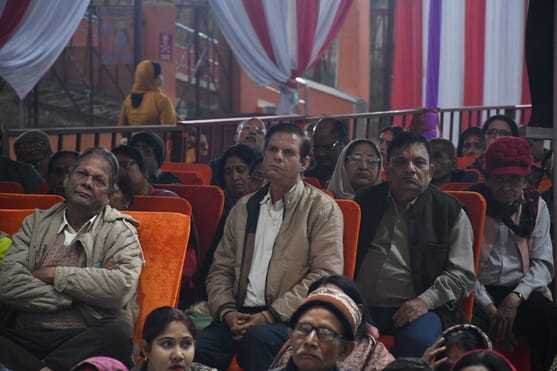 श्रीमद् भागवत कथा के पांचवें दिन बुधवार को कथावाचक किरीट भाई ने भगवान श्रीकृष्ण की बाल लीलाओं क