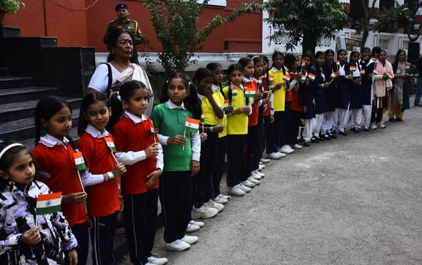 विश्व धरोहर सप्ताह के तहत आयोजित प्रतियोगिताओं के विजेताओं को मुख्य अतिथि संस्कृति एवं पर्यटन म विश्व धरोहर सप्ताह के तहत आयोजित प्रतियोगिताओं के विजेताओं को मुख्य अतिथि संस्कृति एवं पर्यटन म