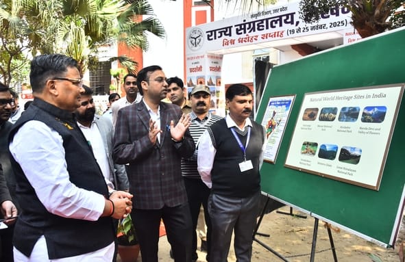विश्व धरोहर सप्ताह के तहत आयोजित प्रतियोगिताओं के विजेताओं को मुख्य अतिथि संस्कृति एवं पर्यटन म विश्व धरोहर सप्ताह के तहत आयोजित प्रतियोगिताओं के विजेताओं को मुख्य अतिथि संस्कृति एवं पर्यटन म