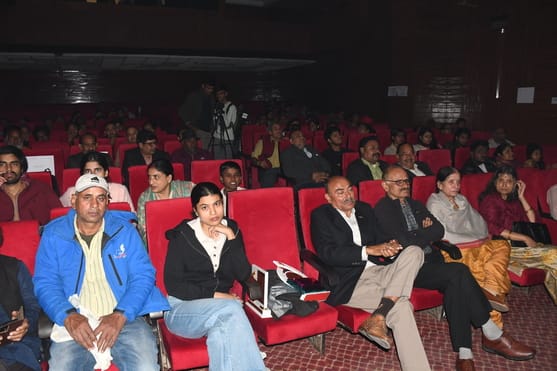 डर और पीपल का पेड़ मंचन से की व्यवस्था पर चोट डर और पीपल का पेड़ मंचन से की व्यवस्था पर चोट