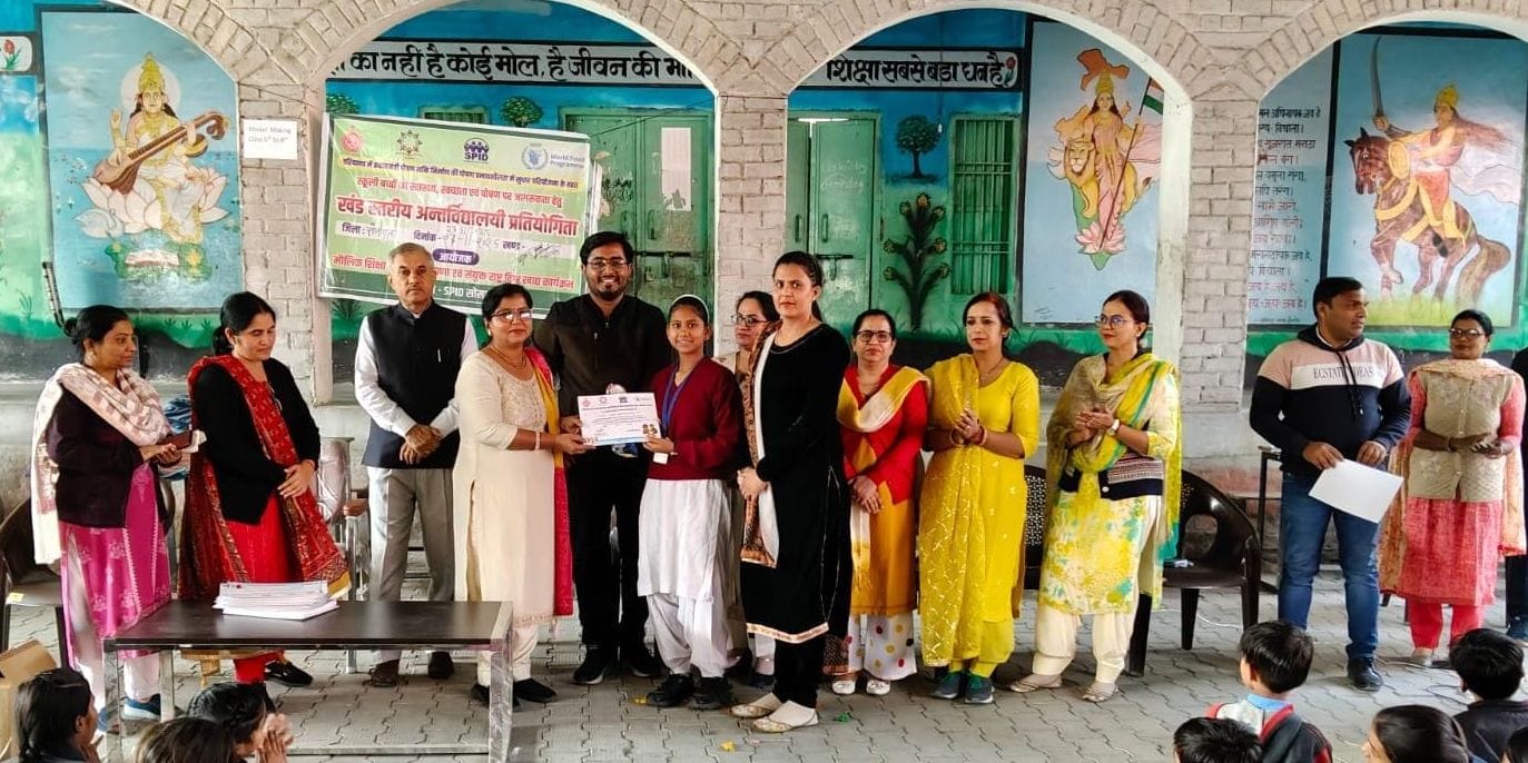 फोटो 26- सोनीपत के गोहाना स्थित राजकीय कन्या विद्यालय में आयोजित खंड स्तरीय निबंध लेखन प्रतियो फोटो 26- सोनीपत के गोहाना स्थित राजकीय कन्या विद्यालय में आयोजित खंड स्तरीय निबंध लेखन प्रतियो